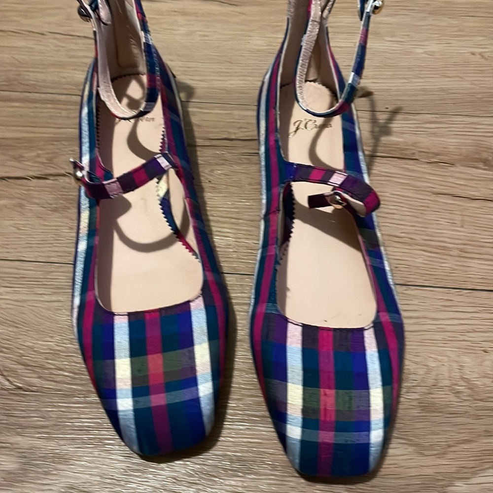 NWOB. These shoes are adorable. They are too big for me.